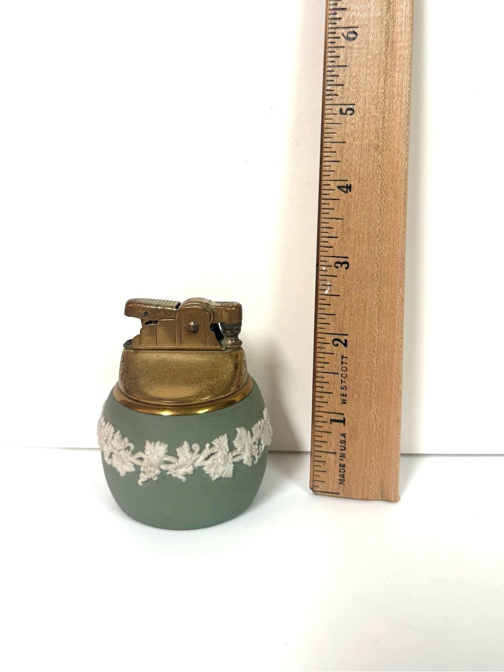 Green Jasperware Wedgwood Trinket Dish & Lighter - Picture 10 of 11